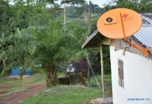 Китай подключил к спутниковому ТВ деревни Камеруна