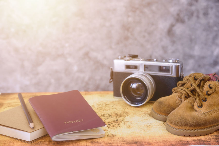 Фотоаппарат и паспорт