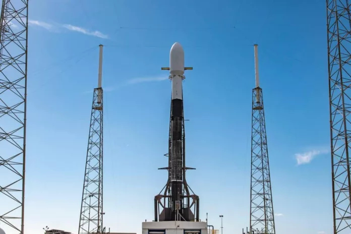 SpaceX запускает украинский спутник: где смотреть прямую трансляцию